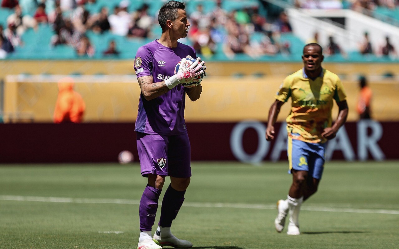 Fábio já é o jogador de futebol que mais disputou partidas na história (Foto: Lucas Merçon / Fluminense FC)