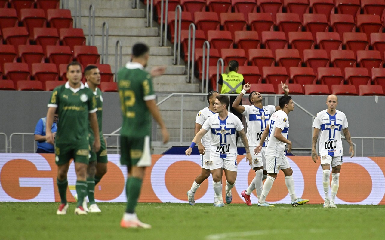 Palmeiras ficou no empate em 1 a 1 com o Água Santa (Foto: Mateus Bonomi/AGIF)