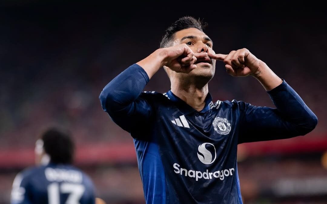 Casemiro comemora gol pelo Manchester United na Europa League (Foto: Reprodução)