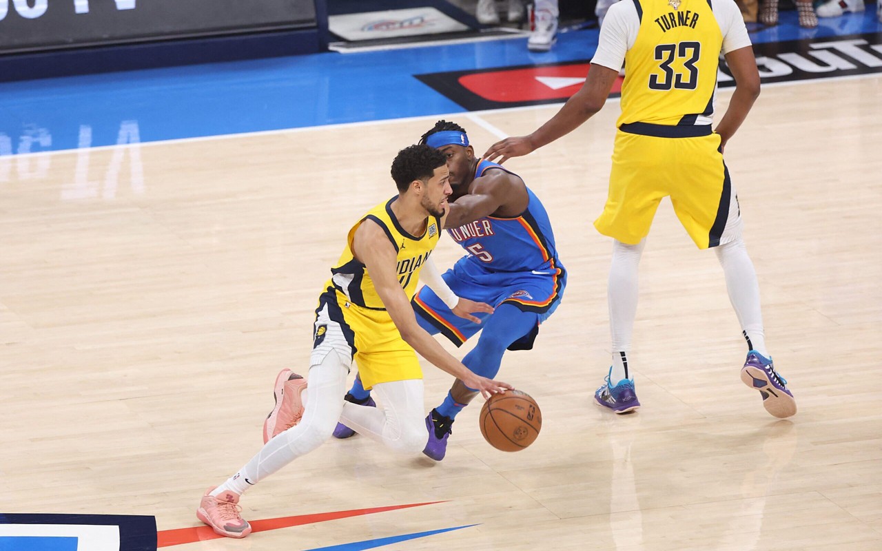 Tyrese Haliburton em ação pela final da NBA (Foto: Joe Murphy/Getty Images via AFP)