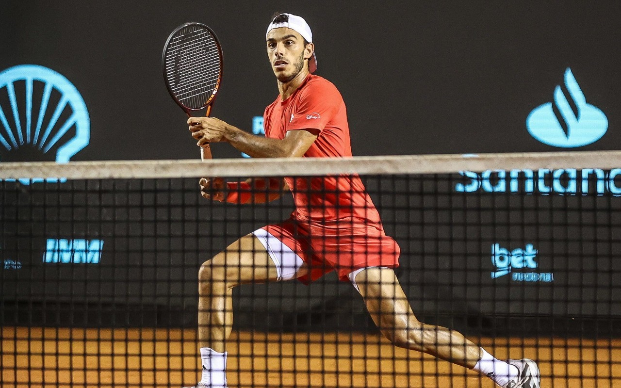 Francisco Cerundolo, número 1 da Argentina, avançou às quartas de final do Rio Open 2025 (Foto: Fotojump/Rio Open)