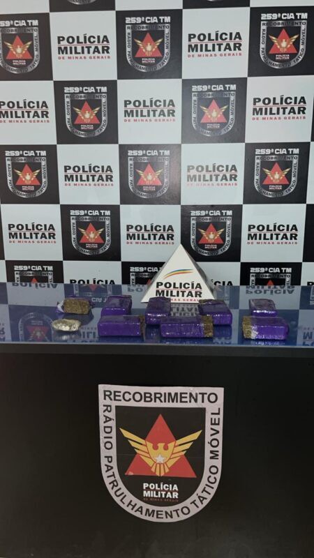 Traficante de 19 anos é preso com 8 barras de maconha escondidas em matagal em Pirapora