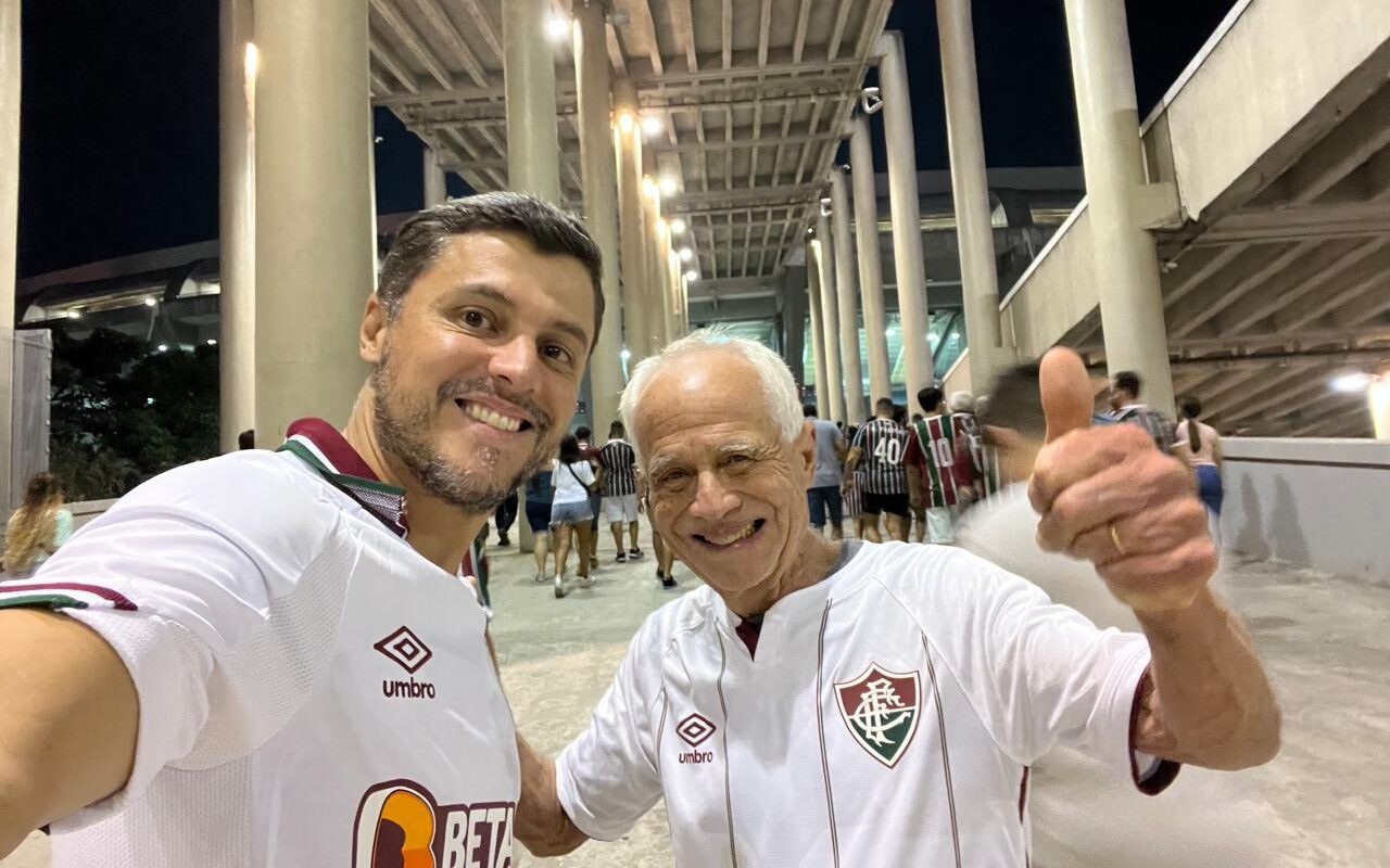 José Augusto Fiuza e seu pai no Maracanã (Foto: Arquivo pessoal)