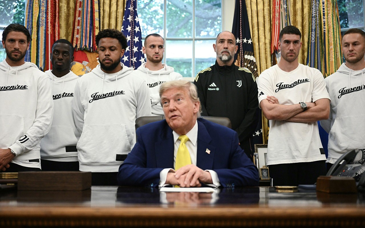 Trump recebe time da Juventus no Salão Oval, mas fala de conflito entre Irã e Israel (Brendan SMIALOWSKI / AFP)