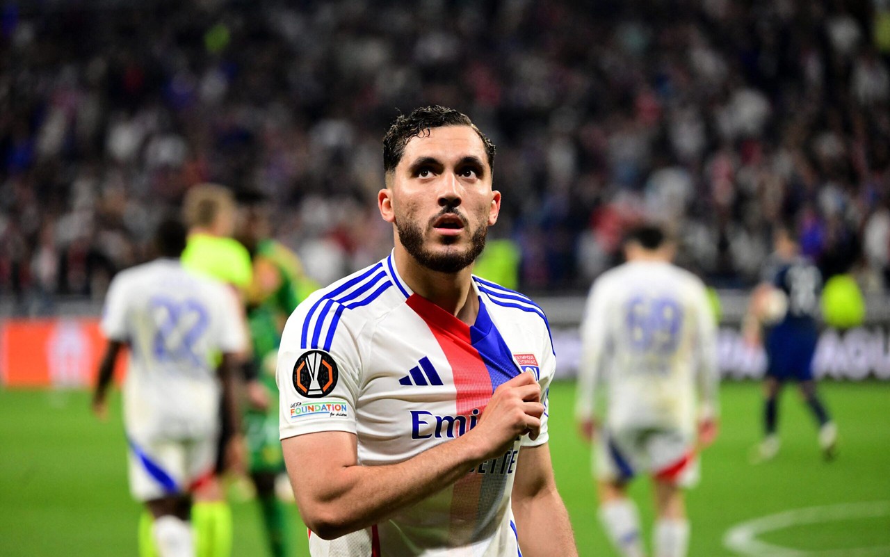 Lyon arranca empate do Manchester United (Foto: Olivier Chassignole / AFP)