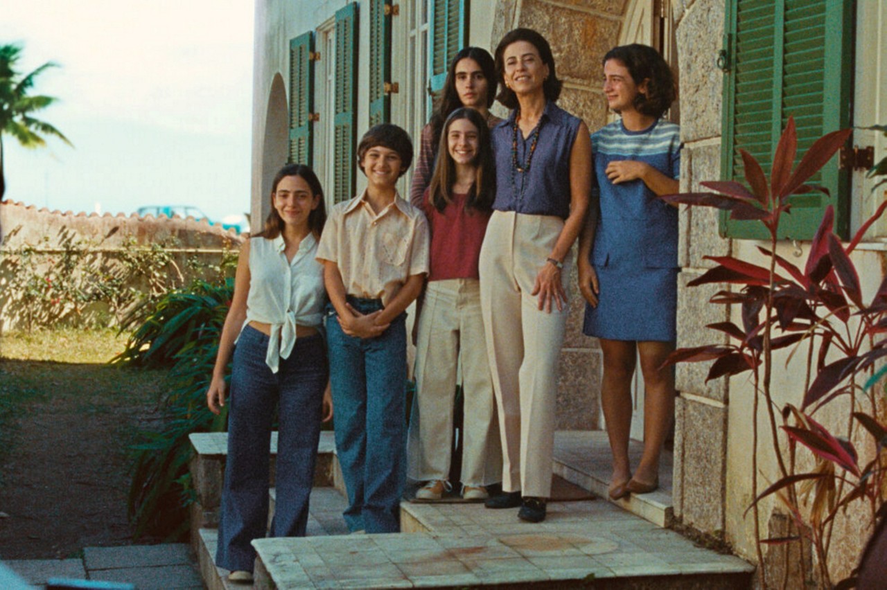 O filme "Ainda Estou Aqui" é sucesso nos festivais no mundo e já ultraou 3,5 milhões de espectadores nos cinemas brasileiros