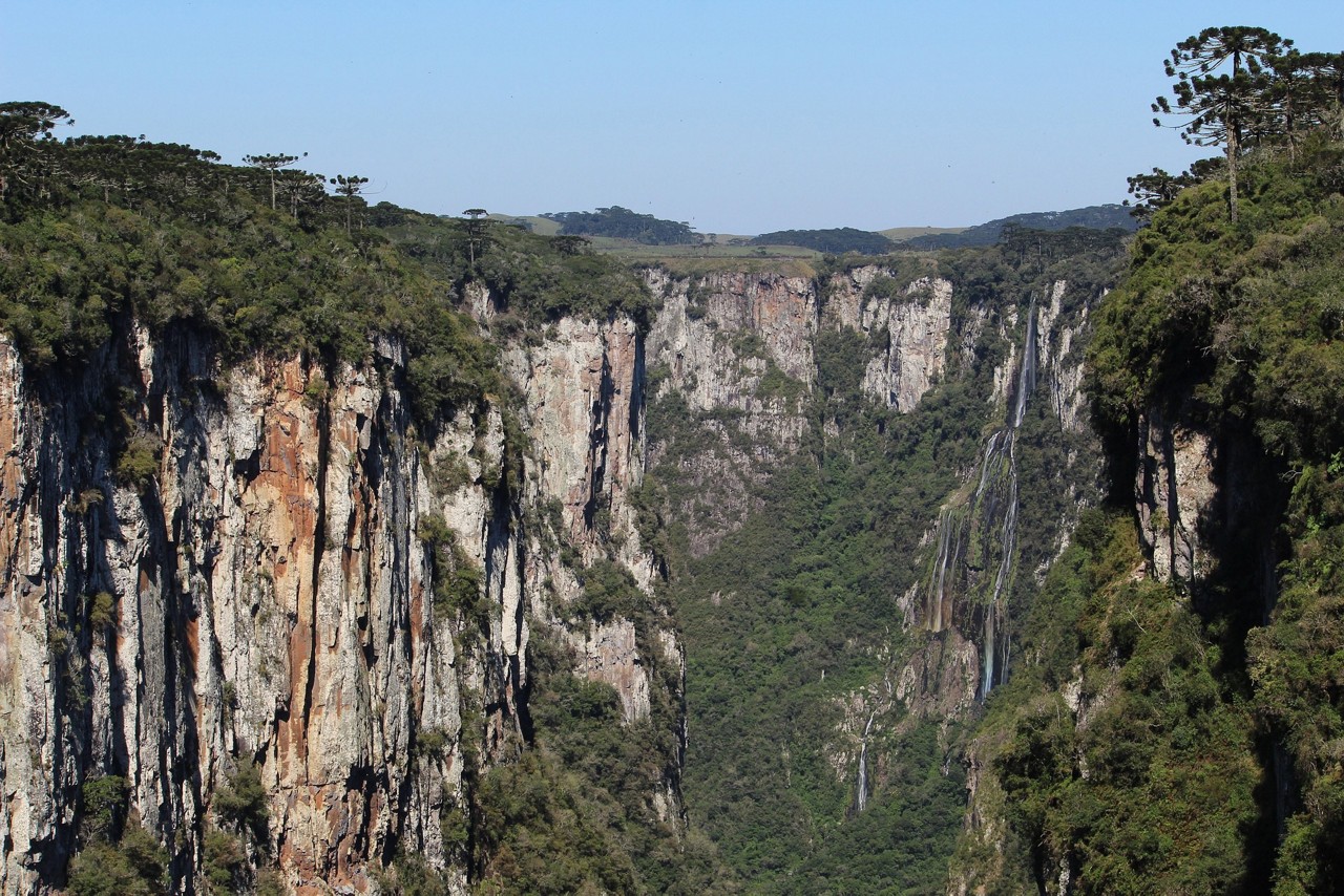 O cânion Itaimbezinho, a maior atração turística do Parque Nacional de Aparados da Serra (RS)