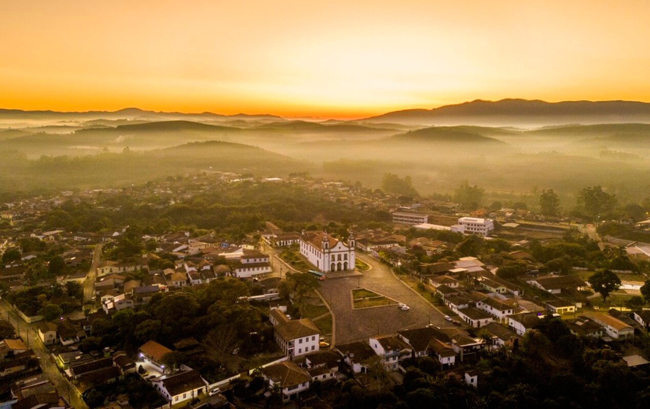 Visão panorâmica de Catas Altas, aos pés da serra do Caraça
