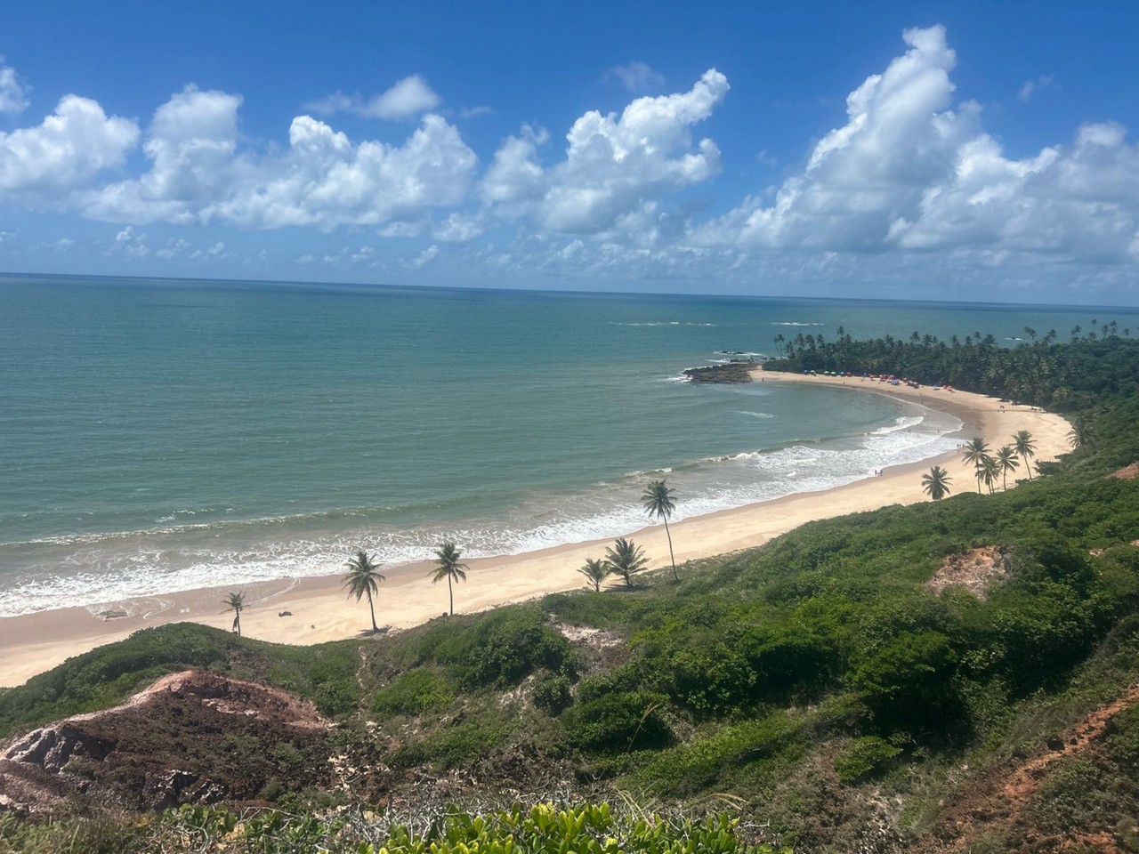 Praia de Coqueirinho é um dos destinos imperdíveis que a "Porta do Sol" te oferece