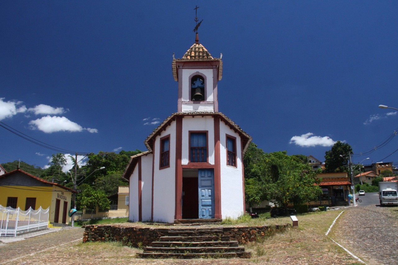 A igreja de Nossa Senhora do Ó, de 1717, uma das mais ricas representações do barroco em Minas e cartão-postal de Sabará