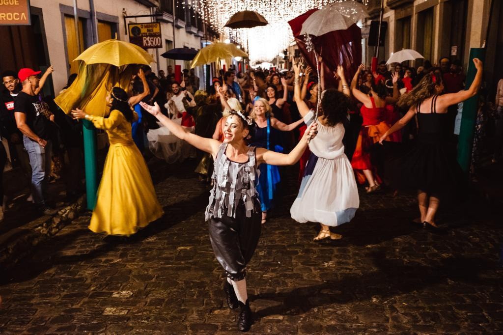 "Cortejo de Reis": grupo Ponto de Partida convidou 40 artistas locais para percorrerem as ruas da cidade e reviverem a antiga tradição do Pastoril