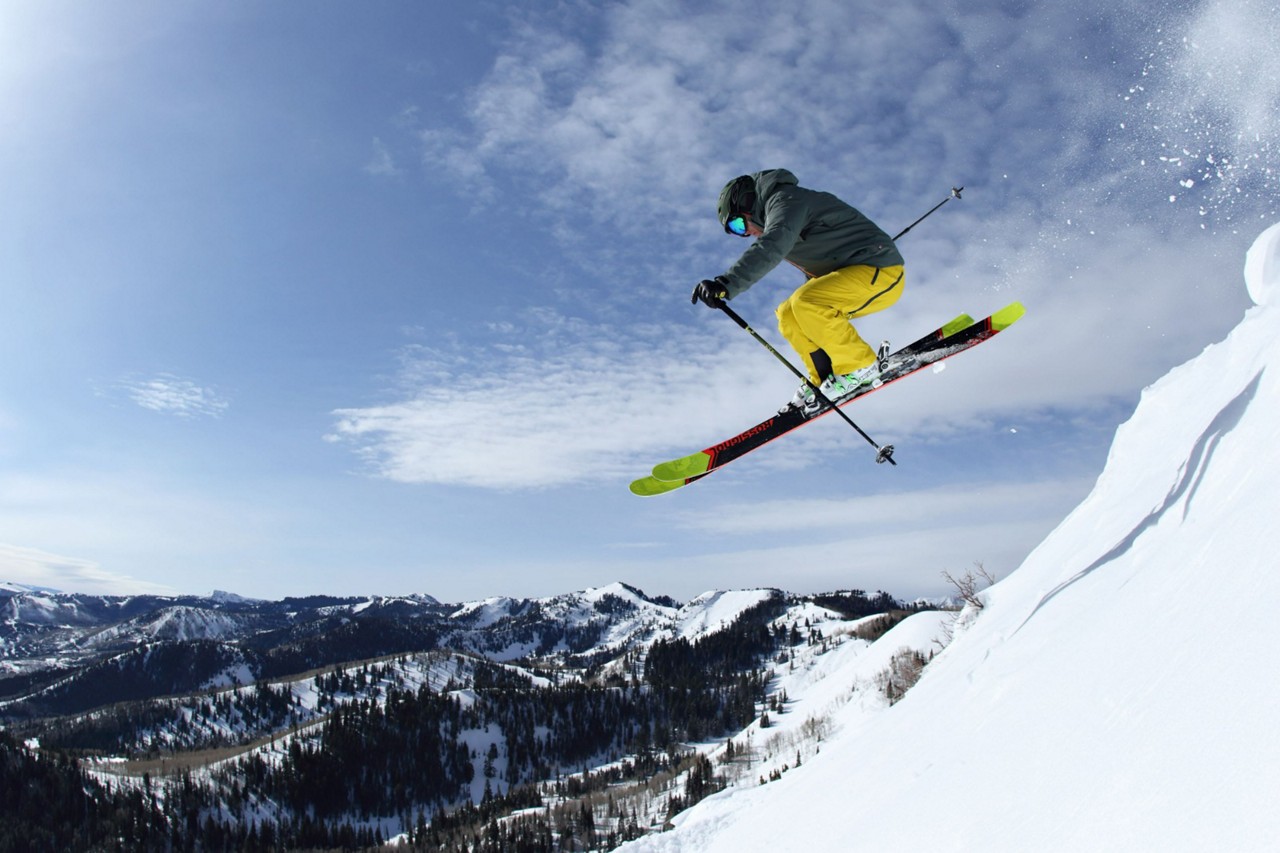 Esquiador na estação de Park City Mountain, o maior complexo de esqui dos Estados Unidos
