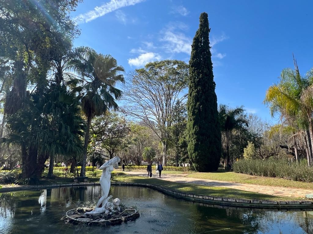 A escultura "Ninfa do Lago", no Parque das Águas