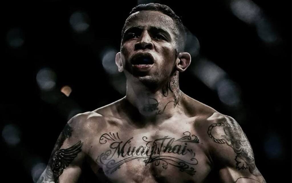 Carlos Prates encara o Ian Garry no UFC Kansas City (Foto: Reprodução/Internet)