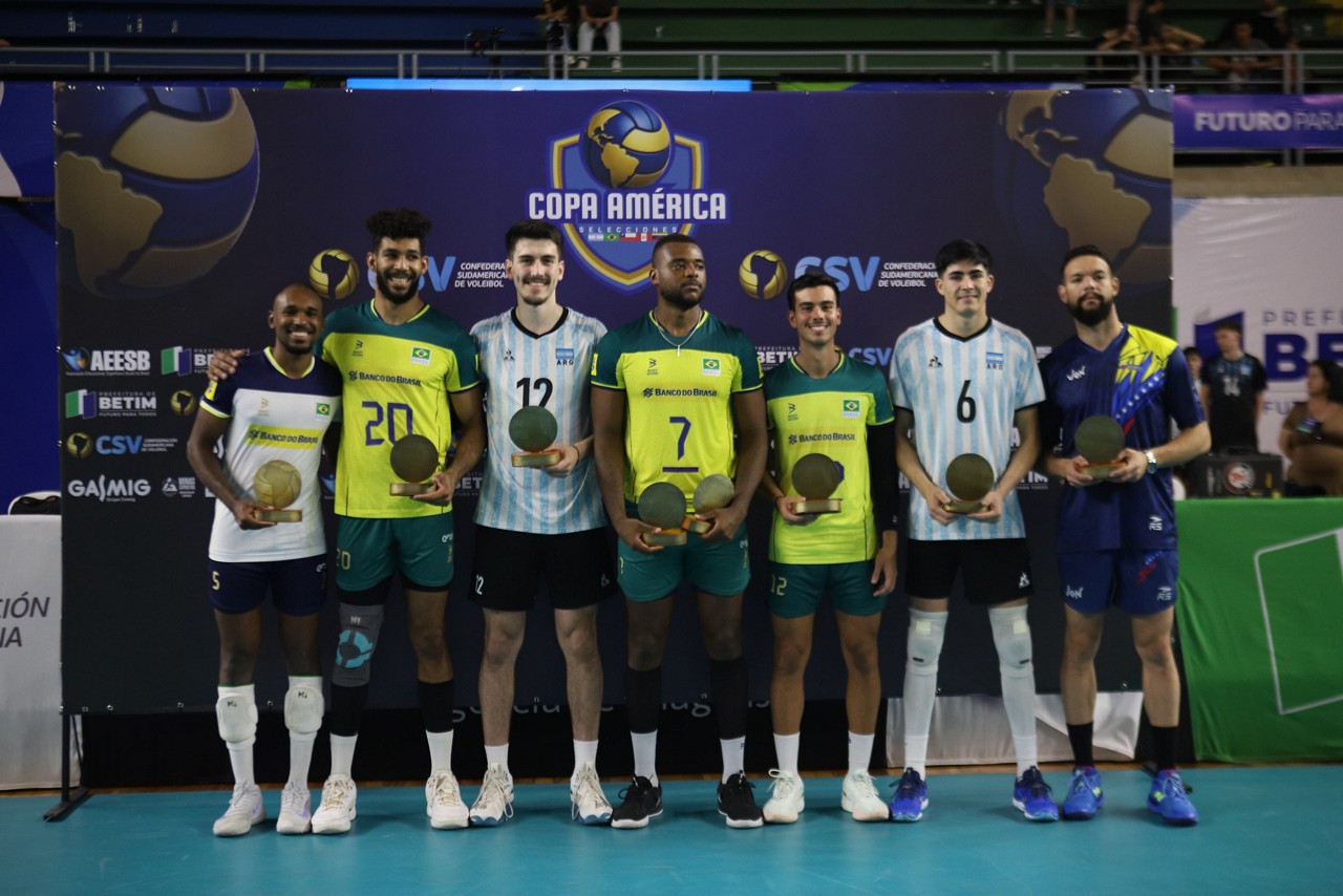Seleção teve quatro atletas brasileiros