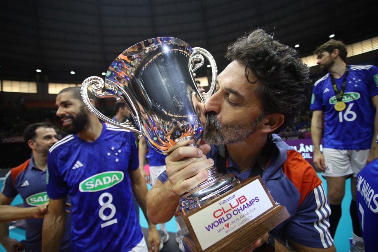 Filipe Ferraz é o único treinador brasileiro a conquistar um Mundial de Clubes Masculino