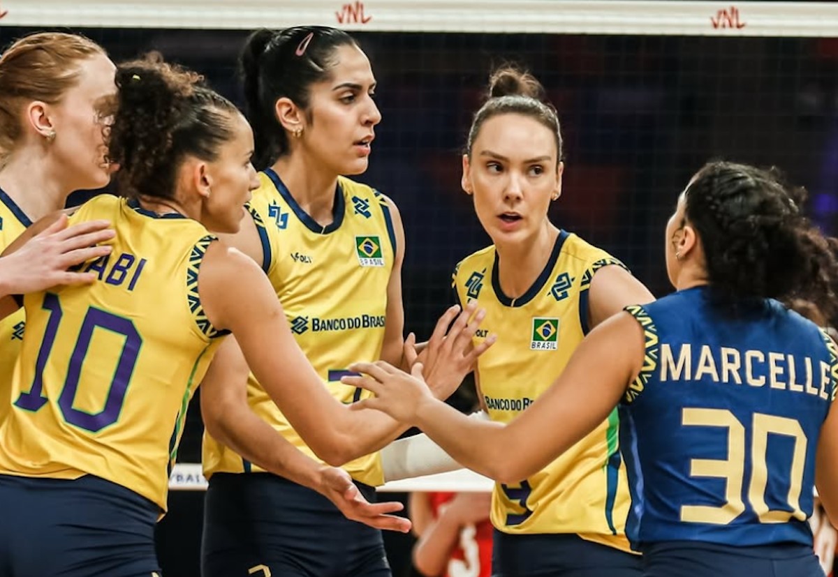 Jogadoras da Seleção Brasileira comemoram classificação à final da Liga as Nações 