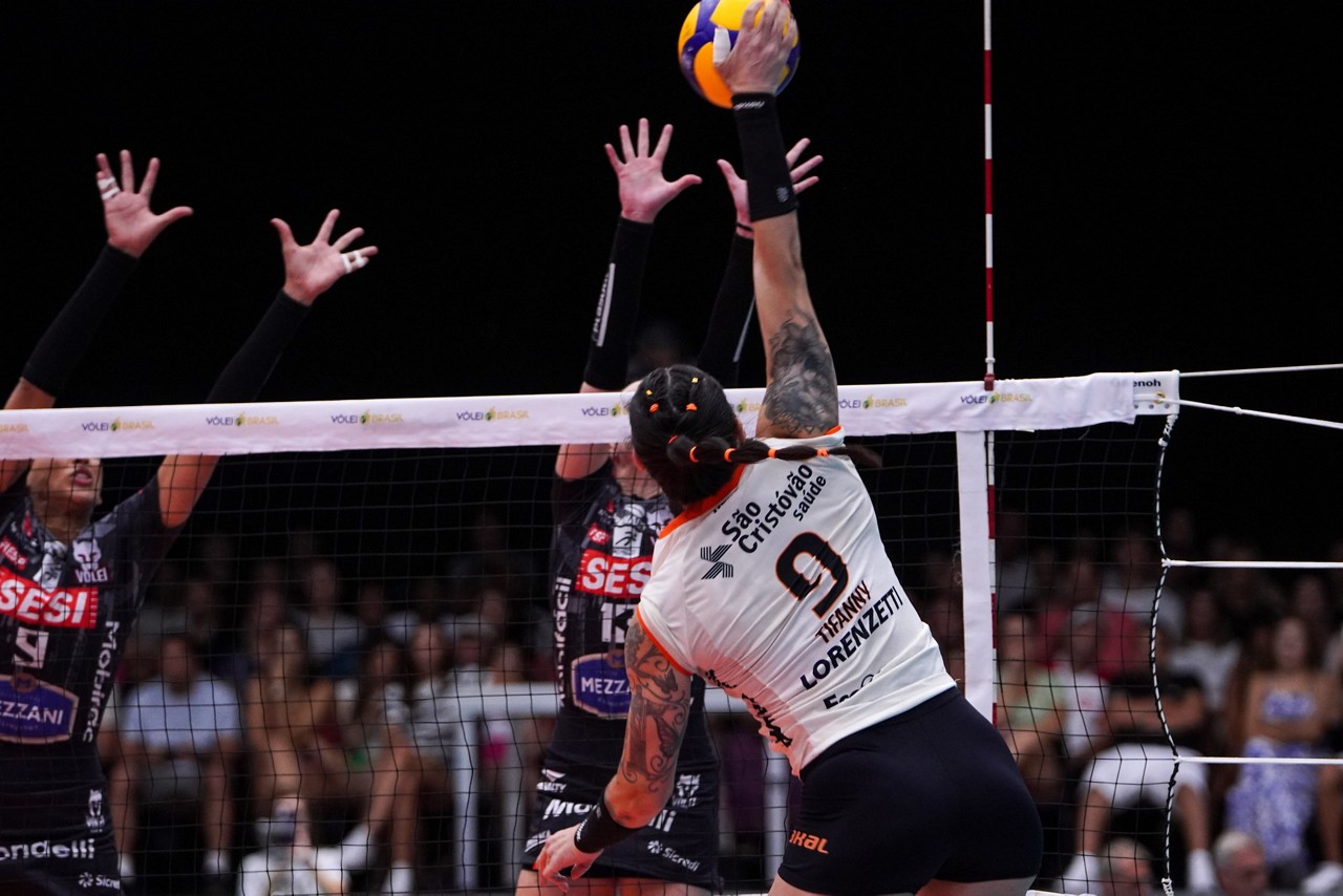 Osasco e Sesi-Bauru brigam pela taça na final da Superliga Feminina de Vôlei 2024/25