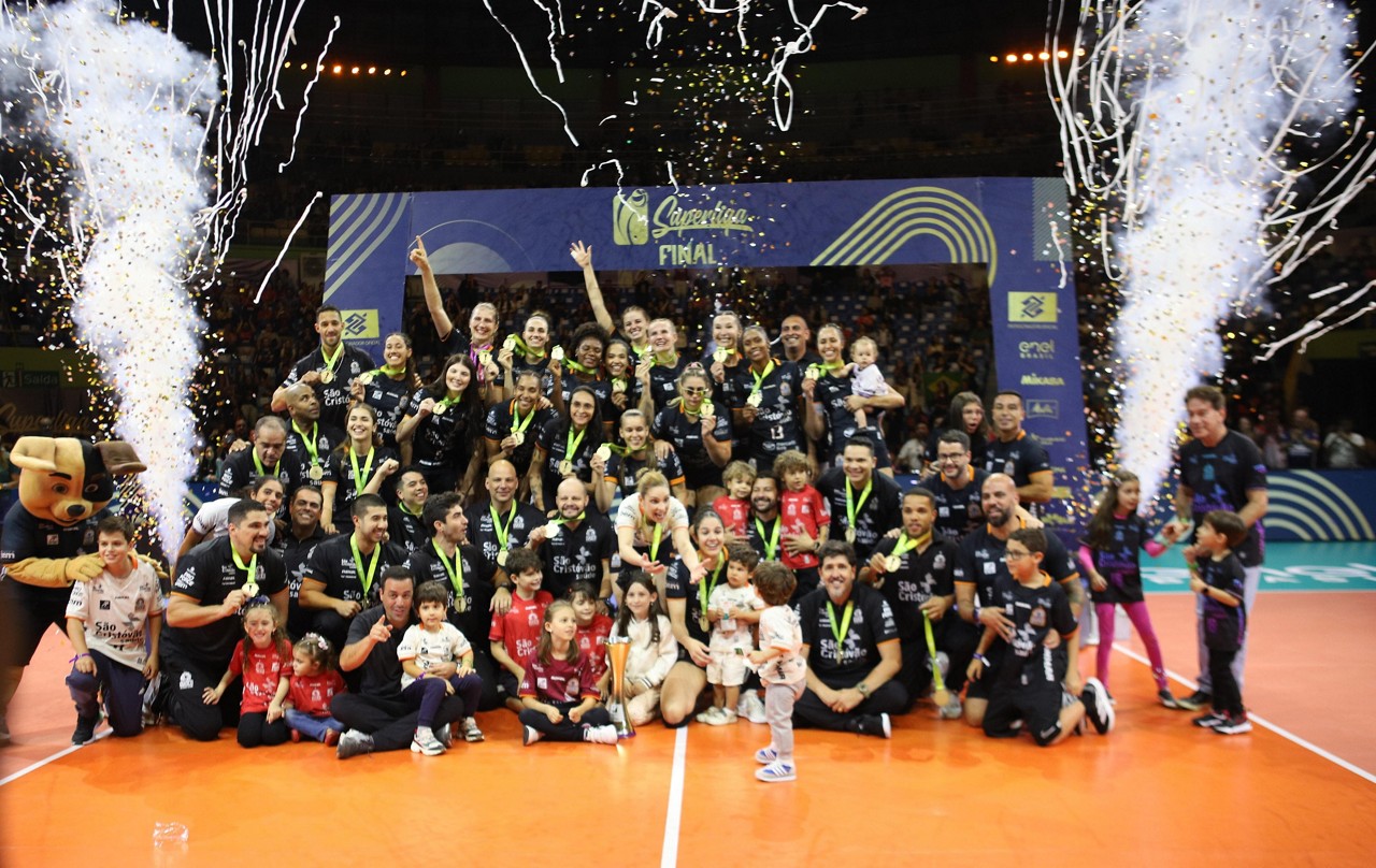 Osasco supera Sesi Bauru e é campeão da Superliga feminina