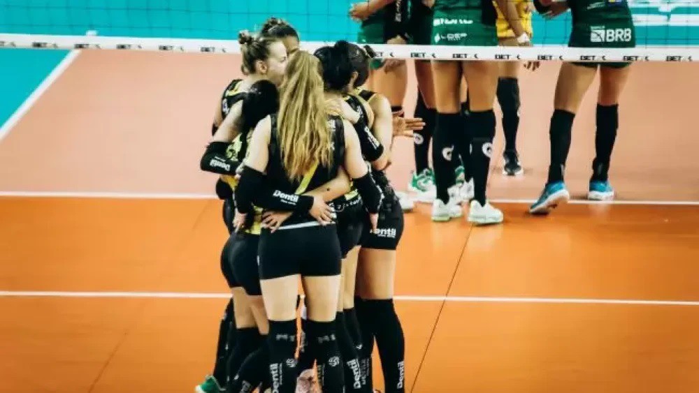 Praia Clube encara o Mackenzie no Mineiro de vôlei feminino
