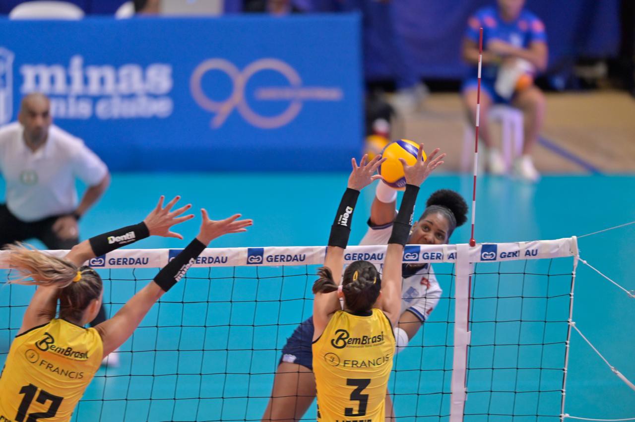 Minas tênis x Praia Clube na semifinal do Sul-americano 