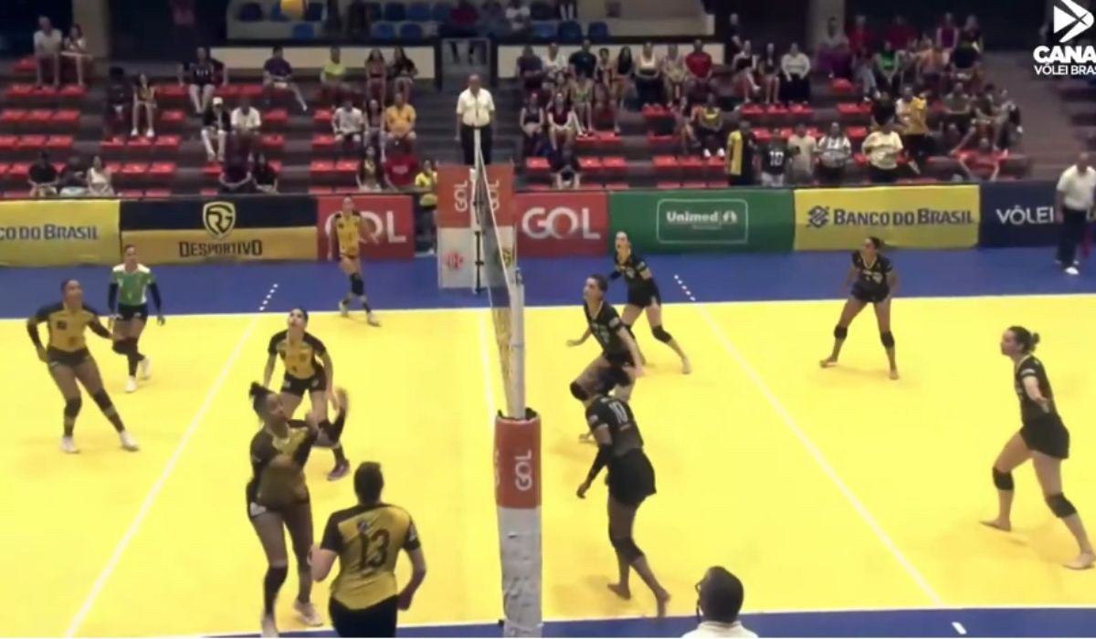 Jogadoras do Renasce Sorocaba jogaram boa parte da partida descalças