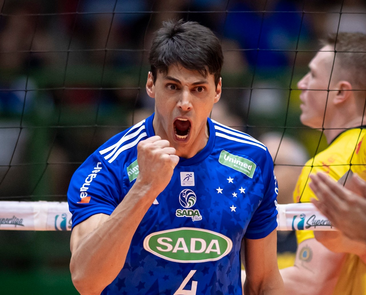 Otávio em ação pelo Sada Cruzeiro