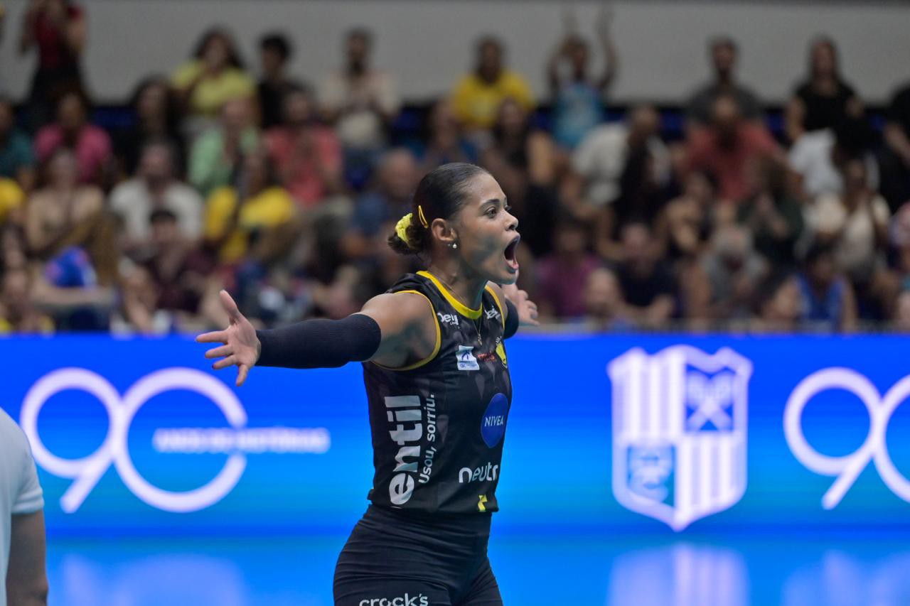 Adenizia foi MVP do Sul-Americano de clubes de vôlei