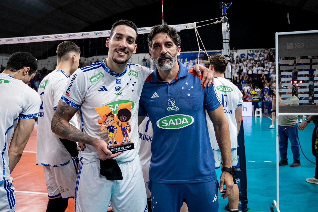 Rodriguinho com técnico Filipe Ferraz