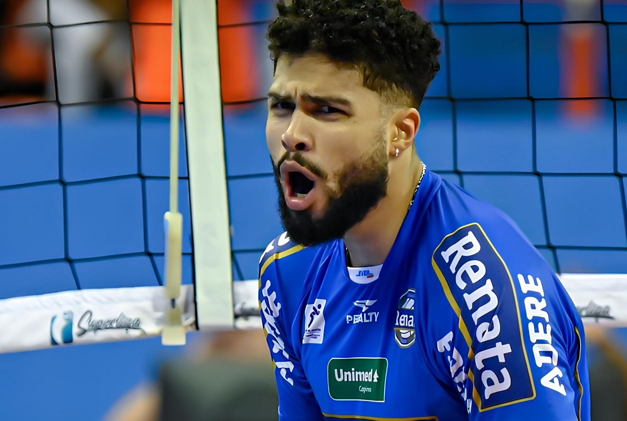 Destaque da partida, Leo recebeu o trófeu Viva Vôlei