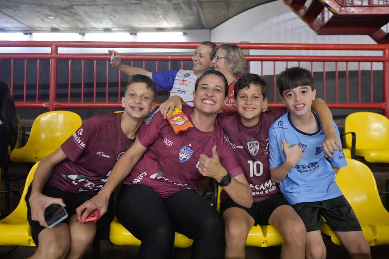 Familiares de atletas e membros das comissões técnicas estão acompanhando de perto as semifinais do Mineiro