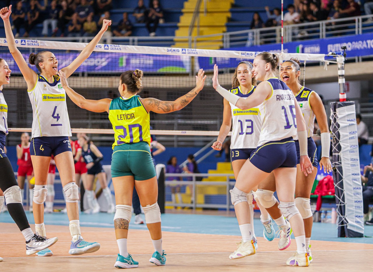 O Brasil venceu o Chile na Copa América de Vôlei Feminino