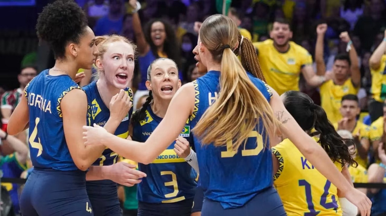 Com a vitória, o time assume a vice-liderança da competição