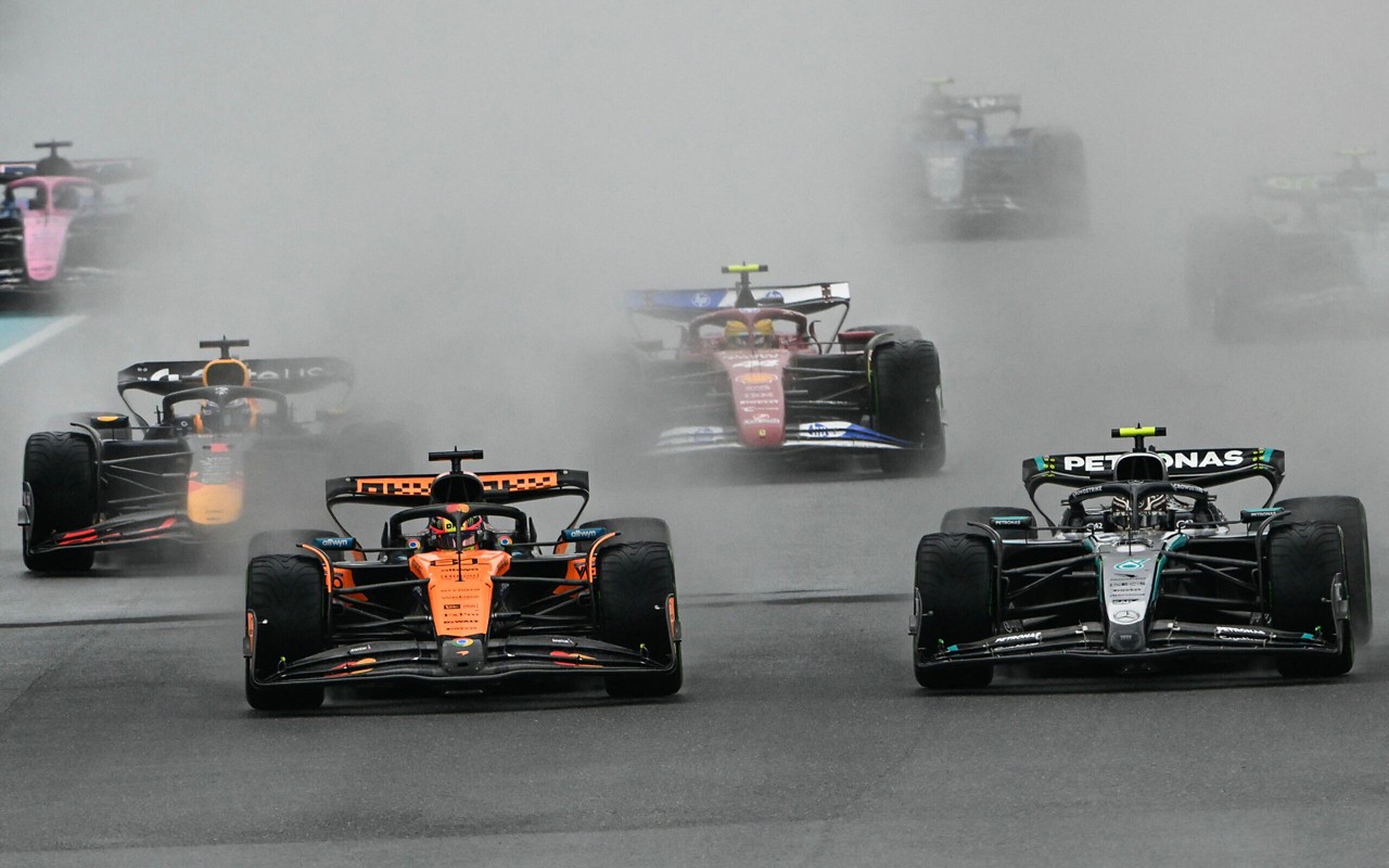 Choveu na sprint do GP de Miami (Foto: Chandan Khanna / AFP)