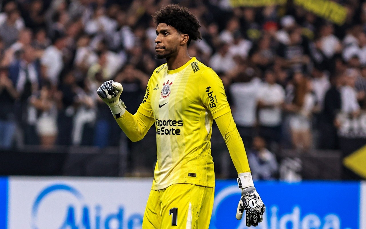 Goleiro é um dos destaques do Timão no ano (Foto: Fabio Giannelli/AGIF)