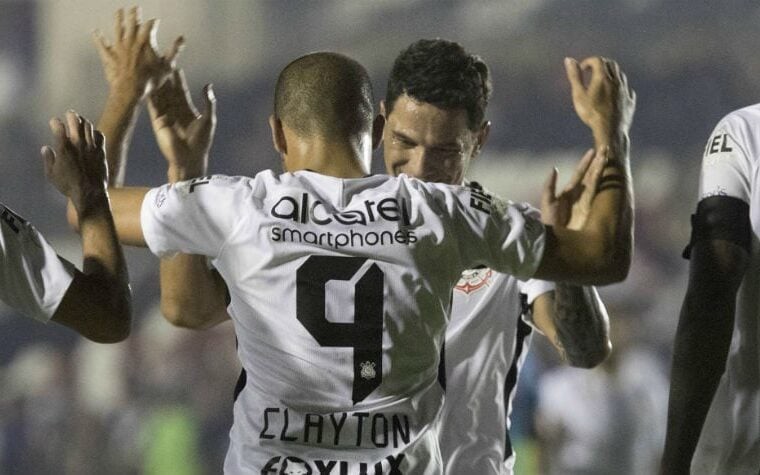 Clayton comemora um dos gols da goleada corinthiana sobre o Vasco em 2017. (Foto: Daniel Augusto Jr)