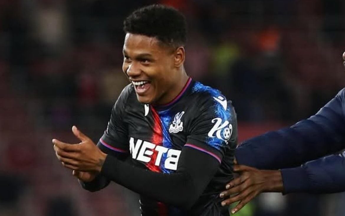 Matheus França em campo pelo Crystal Palace (Foto: Reprodução/Instagram)