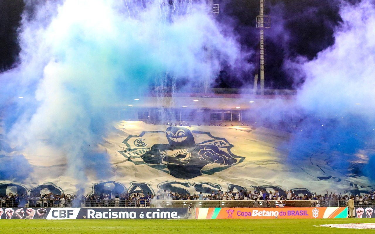 Vasco enfrenta o CSA nas oitavas da Copa do Brasil (Foto: Marlon Costa/AGIF)