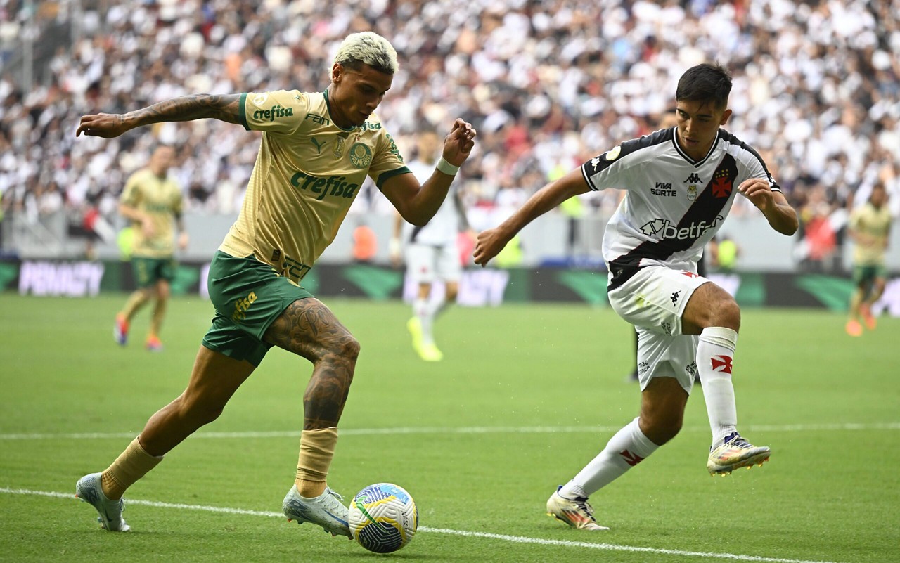 Vasco perdeu para o Palmeiras no Mané Garrincha em 2024 (Foto: Mateus Bonomi/AGIF)