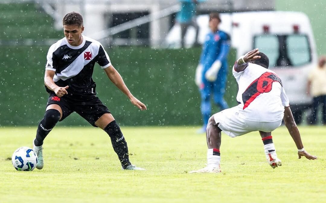 Paulinho em ação pela base do Vasco da Gama (Foto: Reprodução/Instagram)