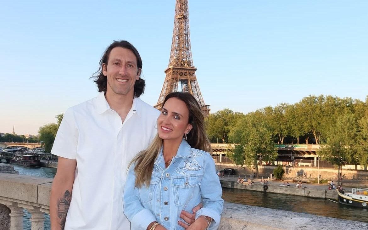 Goleiro Cássio viajou para Paris com a família durante as férias (Foto: Reprodução redes sociais)