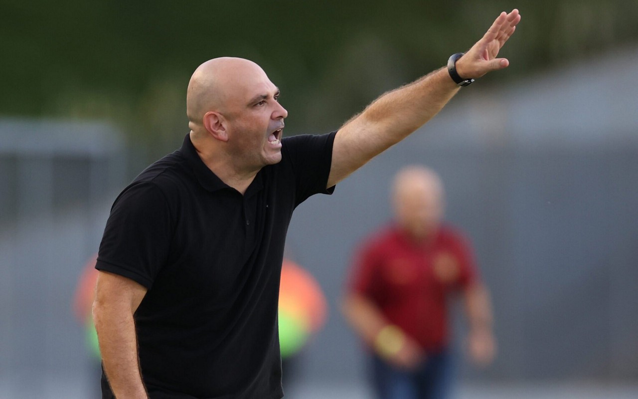 Carlos Leiria, técnico do Botafogo, em duelo contra o Madureira, pelo Campeonato Carioca (Foto: Vitor Silva/ Botafogo)