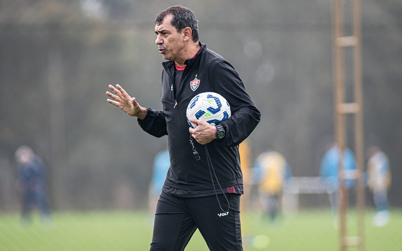 Carille comanda primeiro treino pelo Vitória (Foto: Victor Ferreira / EC Vitória)