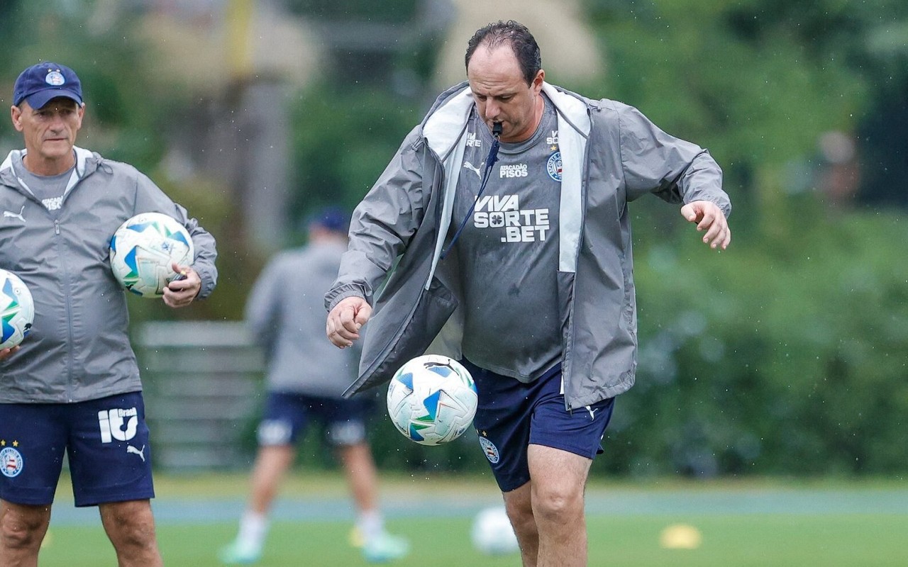 Rogério Ceni comanda treino do Bahia antes do jogo contra o Internacional (Foto: Rafael Rodrigues / EC Bahia)