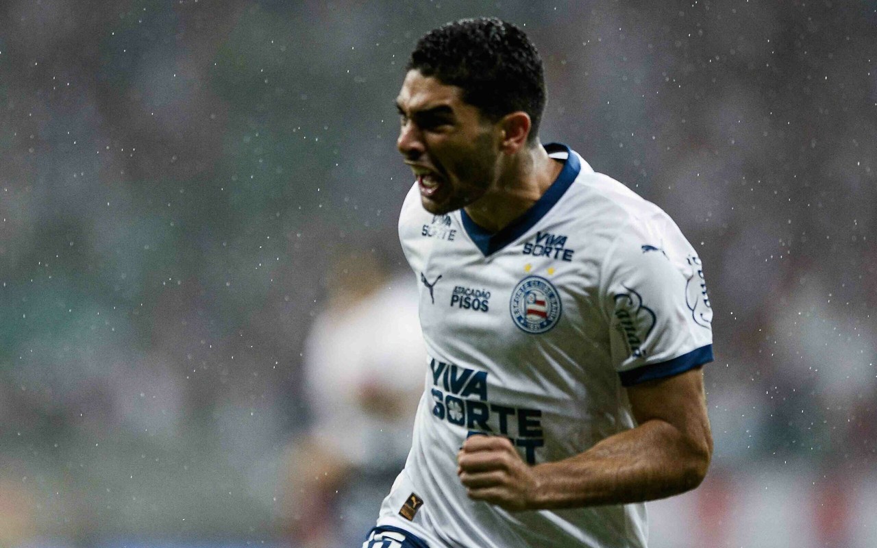 Michel Araújo comemora gol no Ba-Vi (Foto: Jhony Pinho/AGIF)