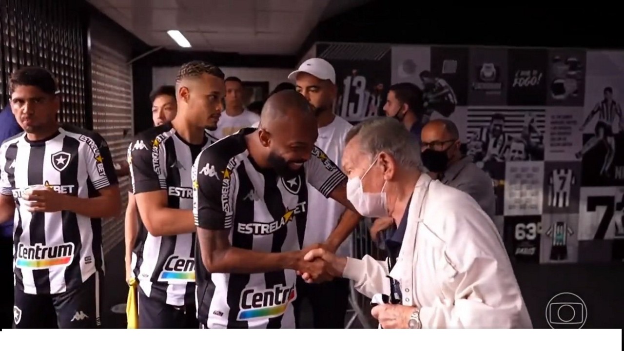 Léo Batista será velado na sede de General Severiano (Foto: Reprodução/ TV Globo)