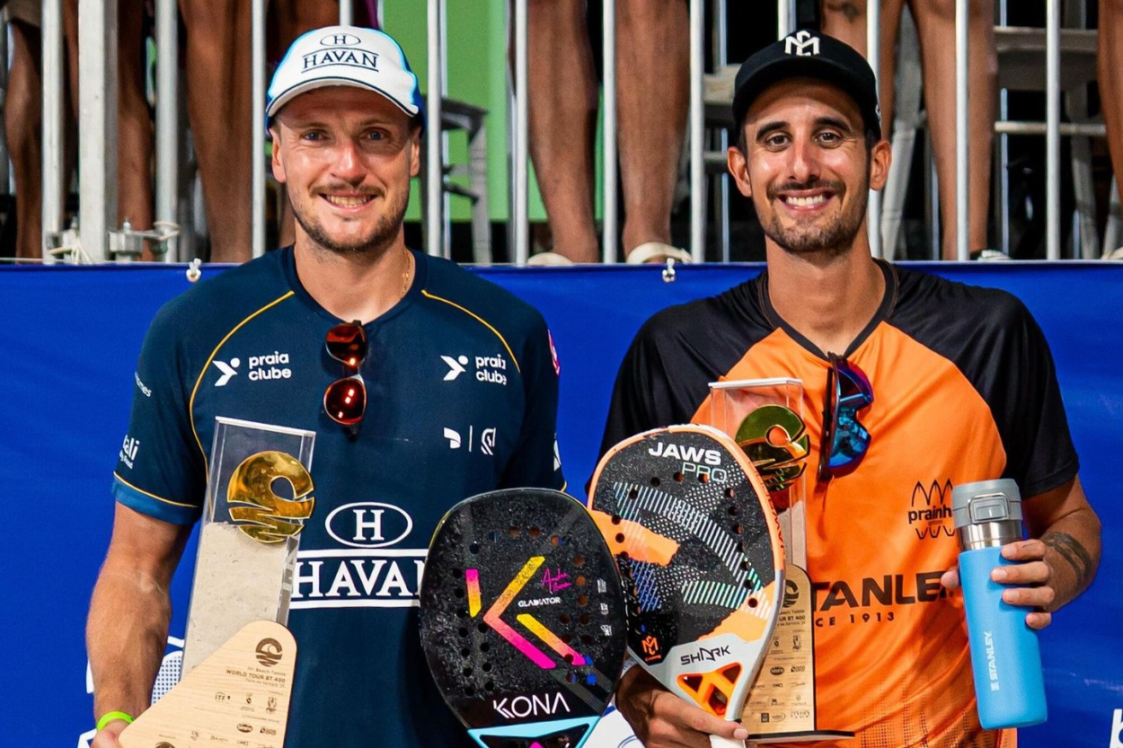 Andre Baran e Michele Cappelletti celebram o título na Bahia