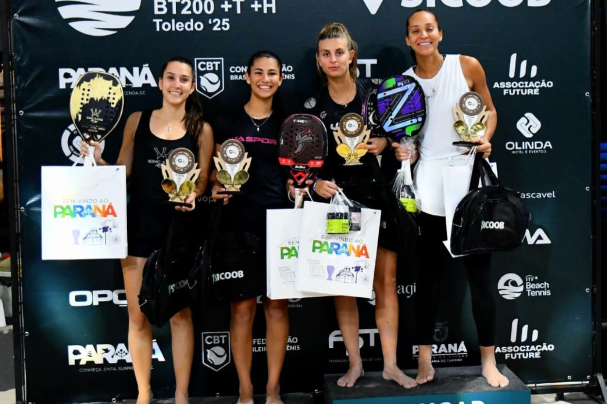 Campeãs no alto do pódio