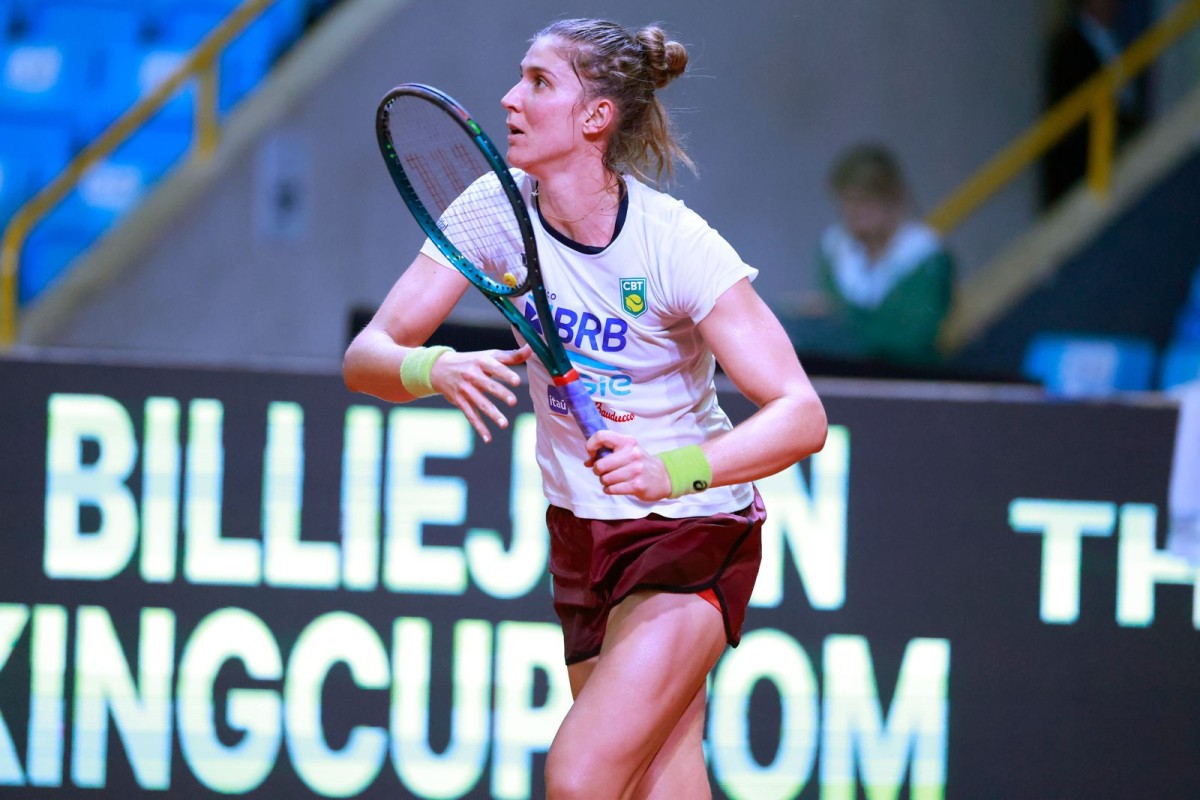 Bia Haddad durante preparação para Billie Jean King Cup