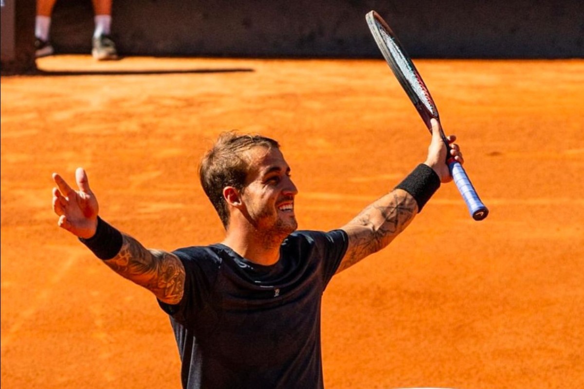 Felipe Meligeni celebra o título do México City Open, na Cidade do México